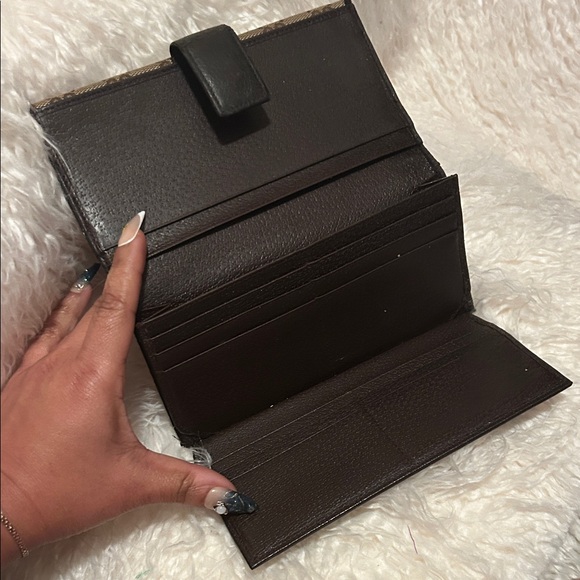 Gucci Beige and Brown Monogram Wallet - Picture 8 of 11